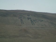 01-Geoglyfen on the hills along the Lluta valley